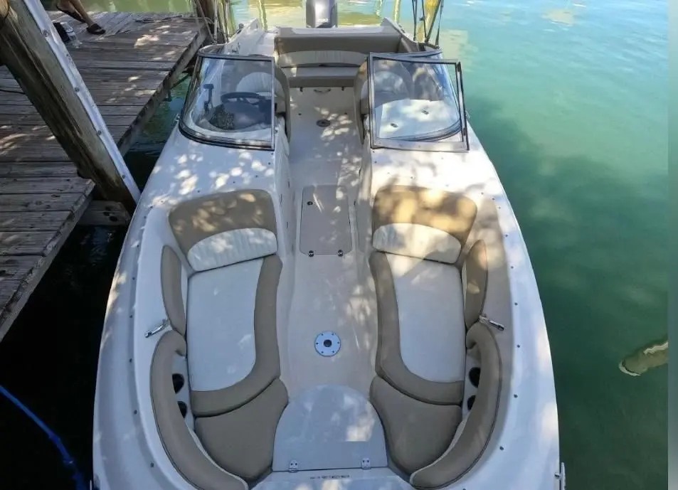 Stingray 24 - 6 People — photo 2 from Bruschi Boat Rental