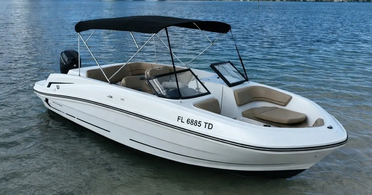 VR6 - 6 People — photo 1 from Bruschi Boat Rental