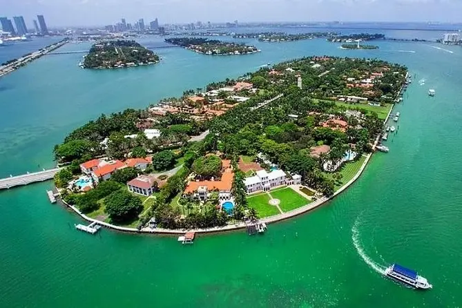 Miami Millionaire's Row Cruiser Tour + FREE 2 HOURS with Rentals. — photo 5 from Miami Beach Bike Rental & Segway tours