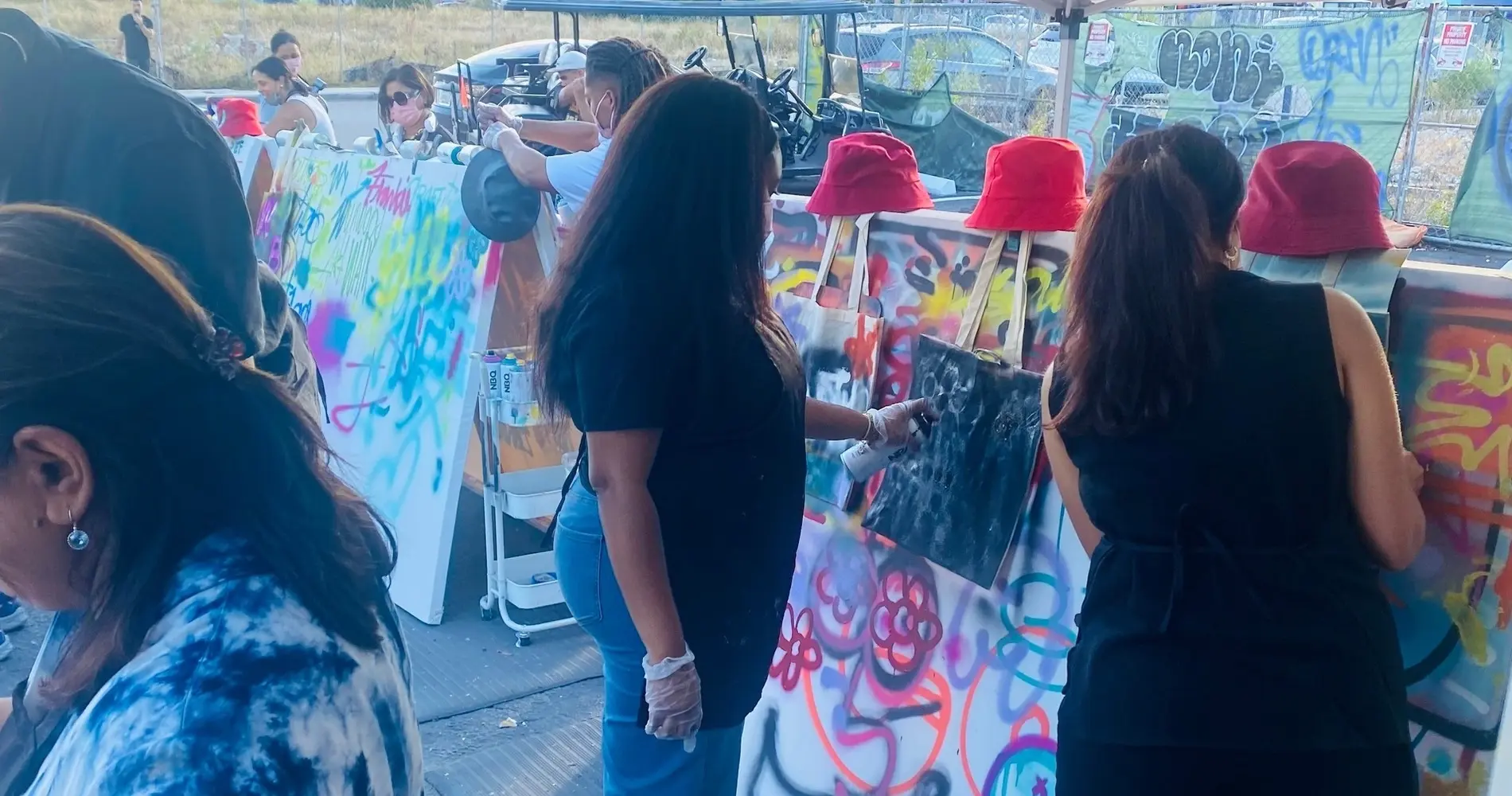 Wynwood Graffiti Spray Paint Station — photo 4 from Wynwood Art Walk
