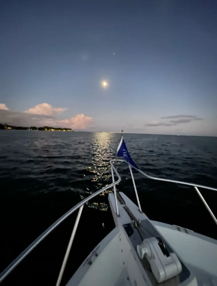 Private Moon Light Cruise — photo 1 from Happy Cruises Miami